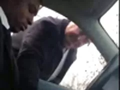 Guardare film porno su tette com bionda si masturba non esita