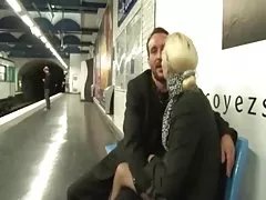 Russo in casa amatoriale di gruppo porno erotico con una bella, giovane ragazza