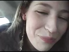 Fa male porno cazzo online così eccitata che spruzzi volano con la vagina