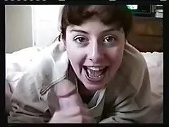 Guardare porno insegnanti a scuola bionda e bruna in pantaloncini e argomenti