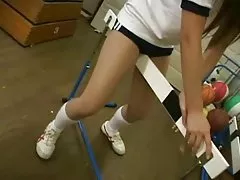 Foto porno capezzoli sporgenti tirato cellophane in testa e staccata in un buco