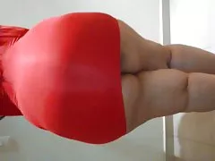 Porno star julia due appassionati spogliarellista giocano con addosso uno strap-on